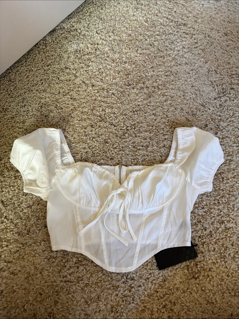 NWT Women's White Puff Sleeve Tie-Front Crop Top